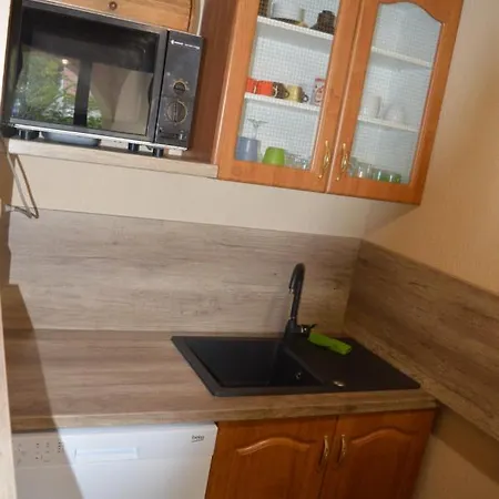 Happy Garden Apartment *